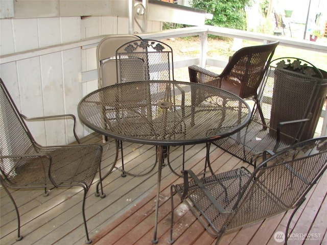 900 29th St SE Unit C-8, Auburn, WA 98002 - wooden terrace with outdoor dining space