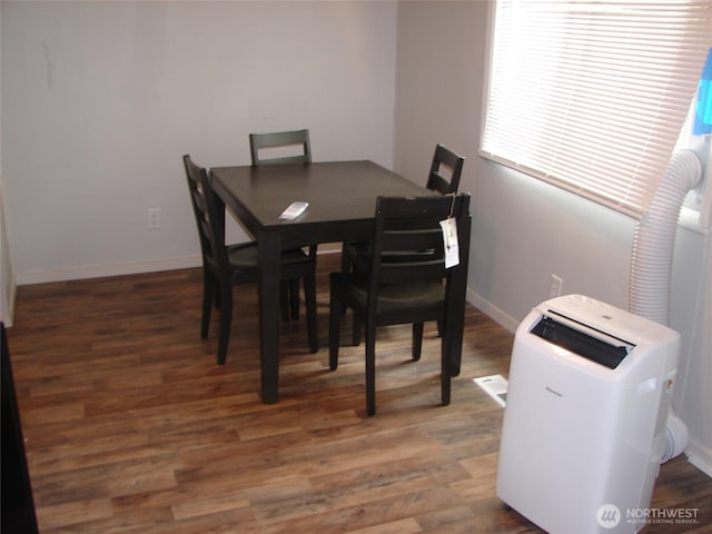 900 29th St SE Unit C-8, Auburn, WA 98002 - dining area with wood finished floors
