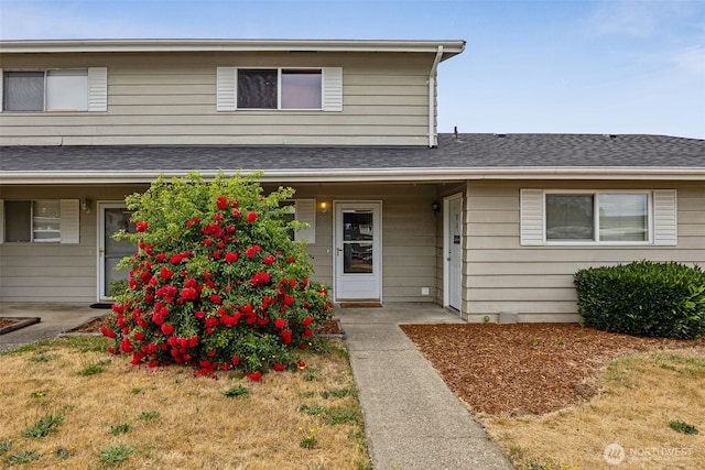 12416 SE 272nd Pl Unit C, Kent, WA 98030 - traditional-style house featuring a shingled roof