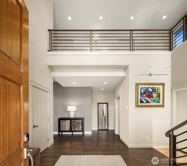 212 5th Ave W, Kirkland, WA 98033 - foyer with wood finished floors, baseboards, a towering ceiling, and recessed lighting