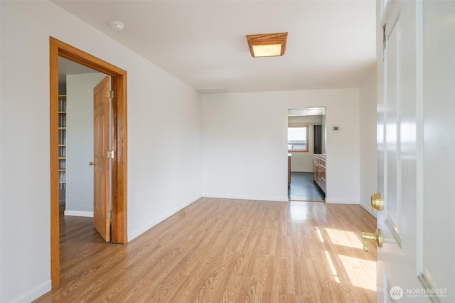 819 1st St, Cle Elum, WA 98922 - empty room featuring light wood-style flooring and a smoke detector