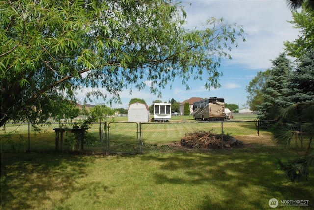 3081 Wild Goose Rd NE, Moses Lake, WA 98837 - view of yard featuring a shed and a gate