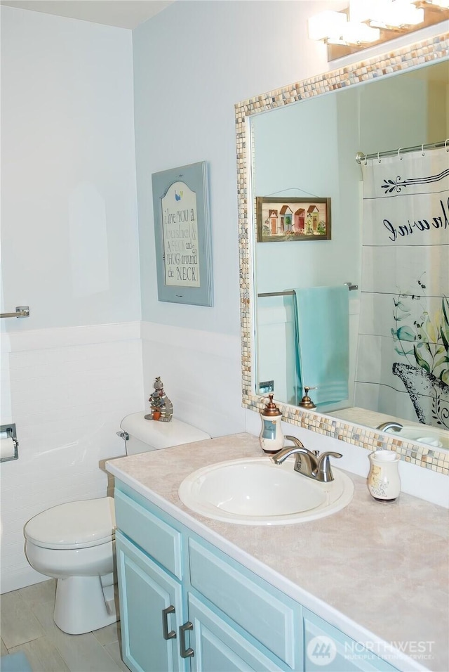 3081 Wild Goose Rd NE, Moses Lake, WA 98837 - bathroom featuring vanity, tile patterned flooring, and curtained shower