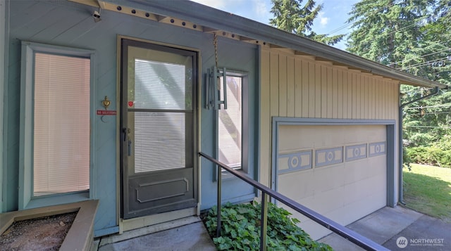 22230 100th Ave SE, Kent, WA 98031 - property entrance featuring a garage