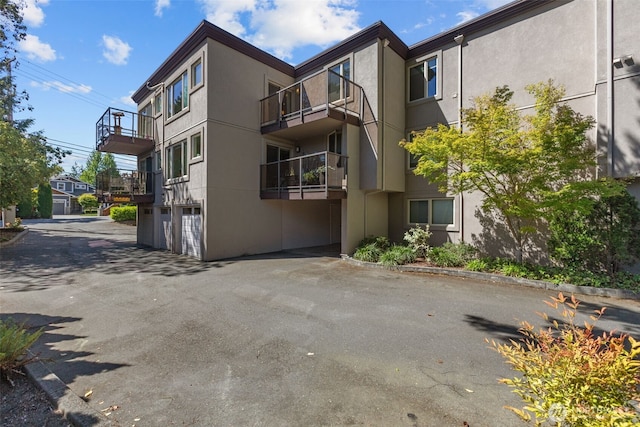 8503 Bowdoin Way Unit 203, Edmonds, WA 98026 - view of property featuring a garage
