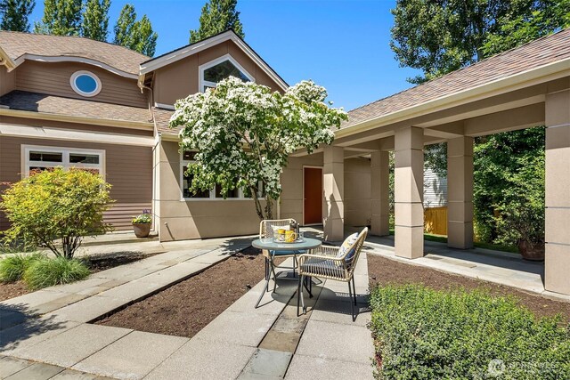 13730 Main St, Bellevue, WA 98005 - view of patio / terrace