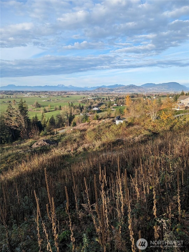 4135 Kamphouse Dr, Sumas, WA 98295