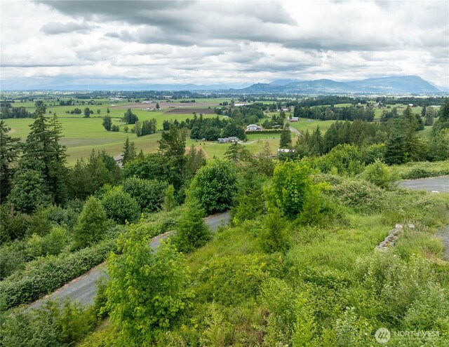 4135 Kamphouse Dr, Sumas, WA 98295