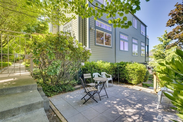 327 2nd Ave S, Kirkland, WA 98033 - view of patio / terrace