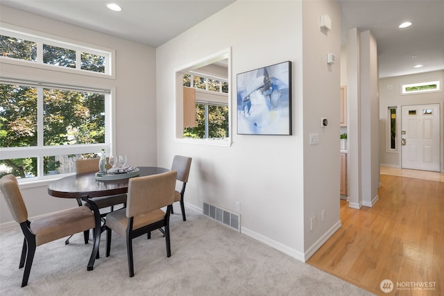 327 2nd Ave S, Kirkland, WA 98033 - dining space featuring plenty of natural light, recessed lighting, and light wood-type flooring