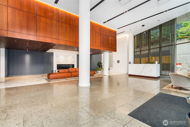 10700 NE 4th St Unit 806, Bellevue, WA 98004 - common area featuring a towering ceiling