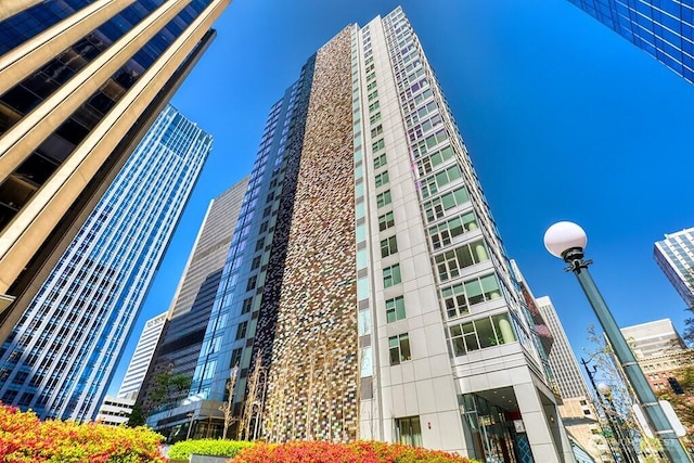 909 5th Ave Unit 1103, Seattle, WA 98164 - view of property with a view of city