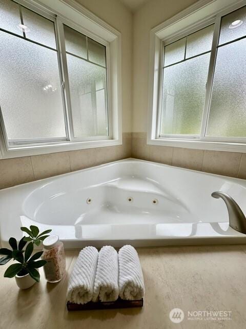 8228 NE 187th Way, Kenmore, WA 98028 - bathroom with a jetted tub