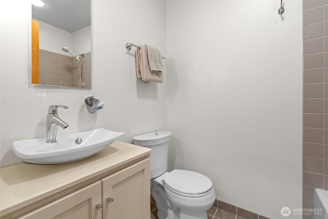 1103 Fieldcrest Ave, Centralia, WA 98531 - bathroom with vanity, a shower, and tile patterned flooring