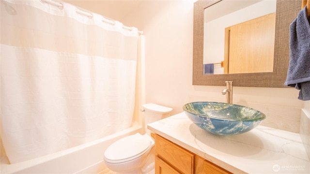 10410 206th Ave E, Bonney Lake, WA 98391 - full bathroom featuring shower / tub combo with curtain and vanity