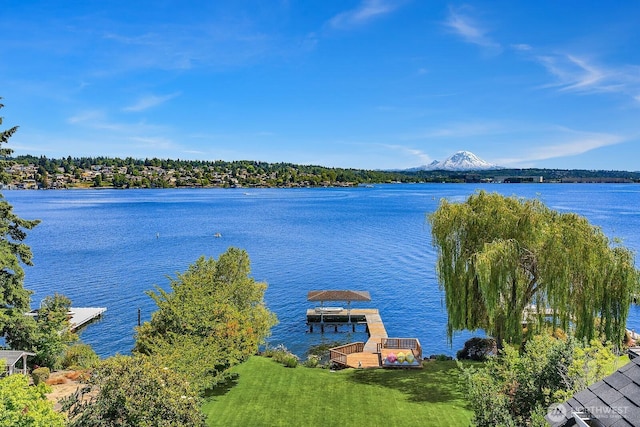 8260 Avalon Dr, Mercer Island, WA 98040 - water view featuring a mountainous background