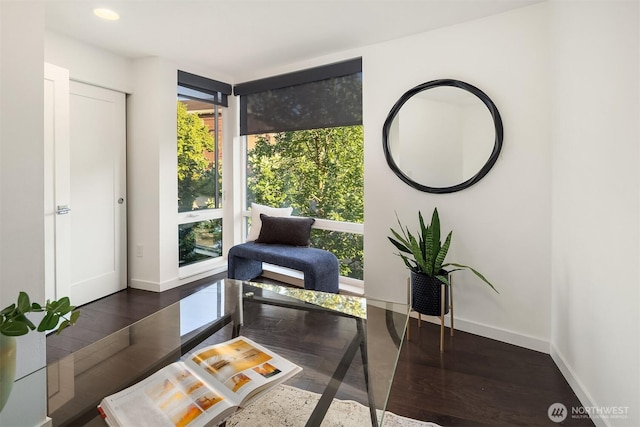 252 E Roanoke St, Seattle, WA 98102 - sitting room with wood finished floors and recessed lighting