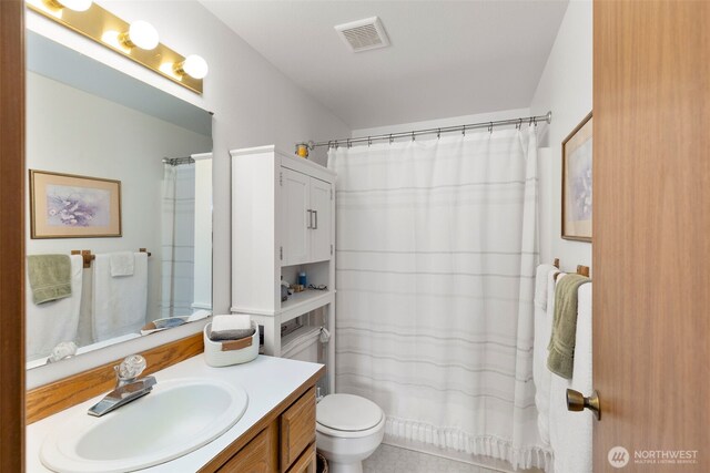 9695 Spinnaker Blvd NW, Silverdale, WA 98383 - full bath with vanity and curtained shower
