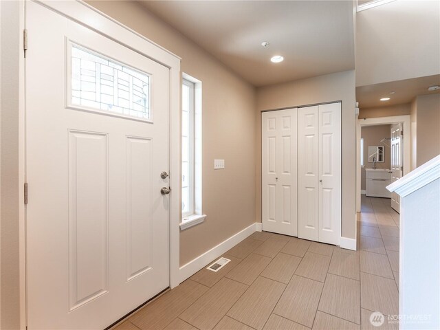 2422 Highland View Dr, East Wenatchee, WA 98802 - entryway featuring baseboards and recessed lighting
