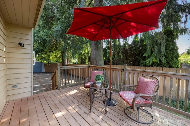 3905 109th Pl SE, Everett, WA 98208 - view of wooden deck