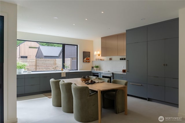 580 Park Ave NE, Bainbridge Island, WA 98110 - dining room featuring recessed lighting