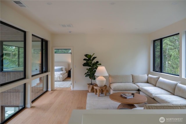 580 Park Ave NE, Bainbridge Island, WA 98110 - living area with light wood finished floors and baseboards
