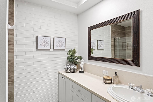 10742 Glen Acres Dr S Unit T-27, Seattle, WA 98168 - full bathroom featuring vanity and a shower