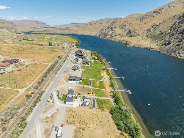 519 Hidden Ln, Chelan, WA 98816