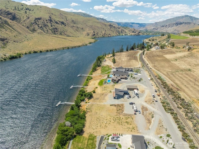 519 Hidden Ln, Chelan, WA 98816