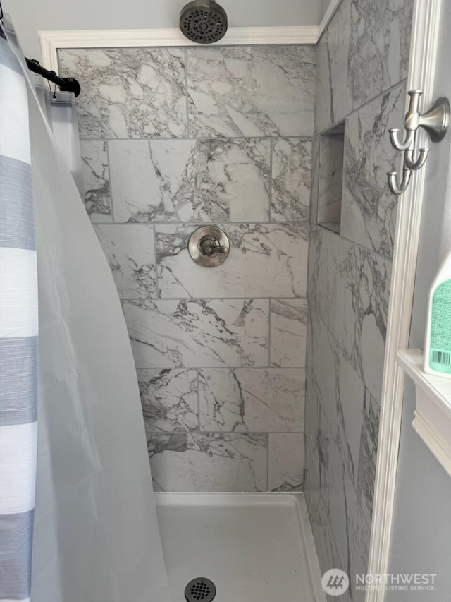 1517 Chilton Rd, Aberdeen, WA 98520 - full bathroom featuring tiled shower
