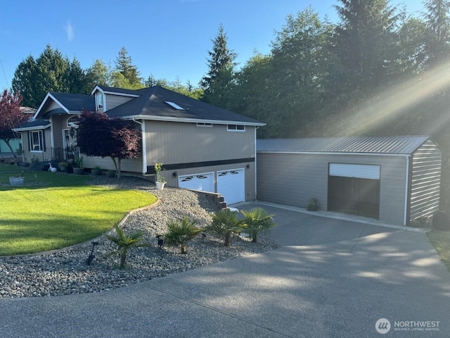 1517 Chilton Rd, Aberdeen, WA 98520 - view of front of property with driveway, a front yard, and a garage