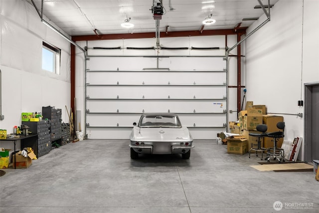 431 Airport Way SW, Mattawa, WA 99349 - garage featuring a garage door opener