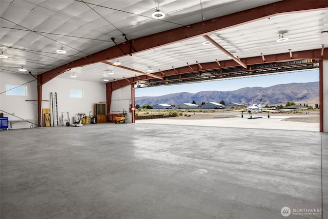 431 Airport Way SW, Mattawa, WA 99349 - garage with a mountain view