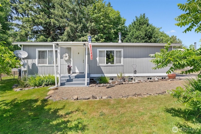 101 Shenandoah Dr, Silverlake, WA 98645 - manufactured / mobile home featuring a front lawn and crawl space