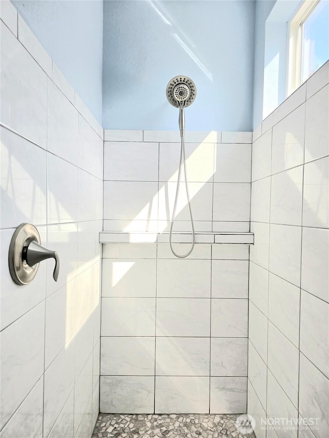 861 Willow Ct SW, Ocean Shores, WA 98569 - full bath featuring tiled shower