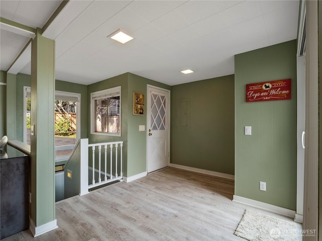 7217 20th Ave SE, Lacey, WA 98503 - foyer featuring wood finished floors and baseboards