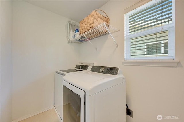 15204 48th Ave SE, Everett, WA 98208 - laundry area featuring independent washer and dryer