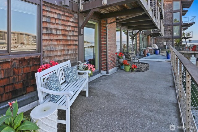 3717 Beach Dr SW Unit 113, Seattle, WA 98116 - view of patio / terrace
