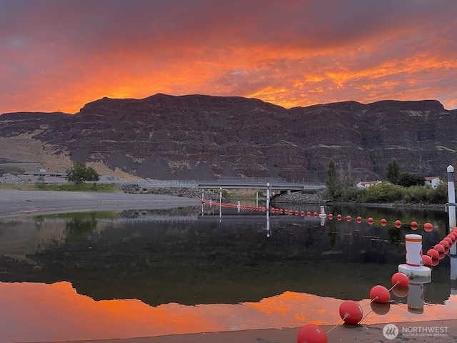 8542 Crescent Bar Rd NW Unit 346, Quincy, WA 98848 - view of mountain background with a large body of water
