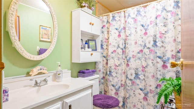 20 NE Wanda Ct, Belfair, WA 98528 - bathroom with vanity and a shower with shower curtain