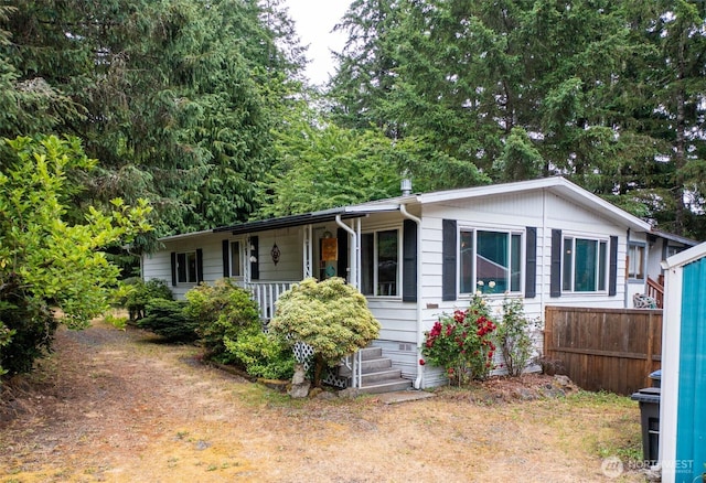 20 NE Wanda Ct, Belfair, WA 98528 - ranch-style house featuring a porch
