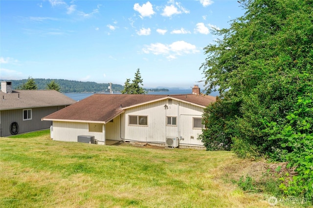 2834 Leeward Way, Bellingham, WA 98226 - back of property with a lawn