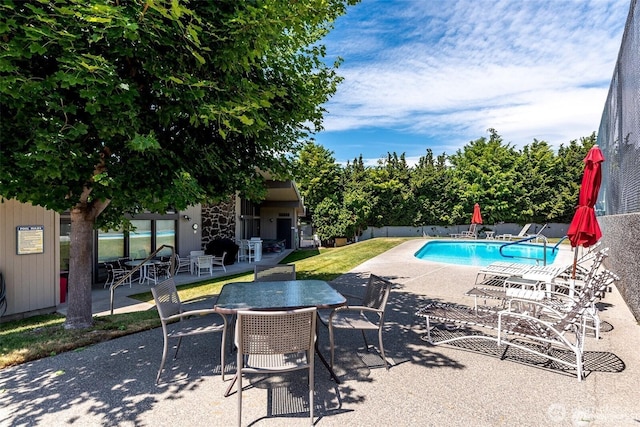 225 NE 19th St Unit 24, East Wenatchee, WA 98802 - community pool with a patio area
