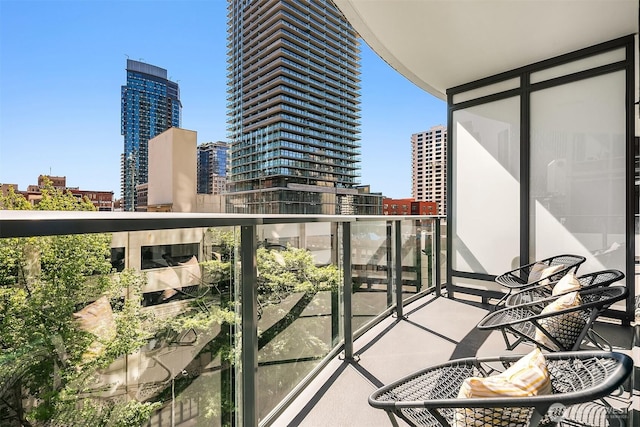 1920 4th Ave Unit 604, Seattle, WA 98101 - balcony with a view of city