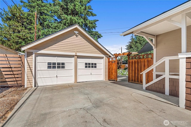 206 S Miller St, Wenatchee, WA 98801 - view of detached garage