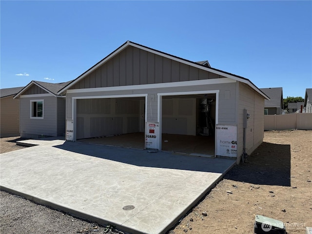 22 Salmon Dr, Wenatchee, WA 98801 - view of front facade with board and batten siding