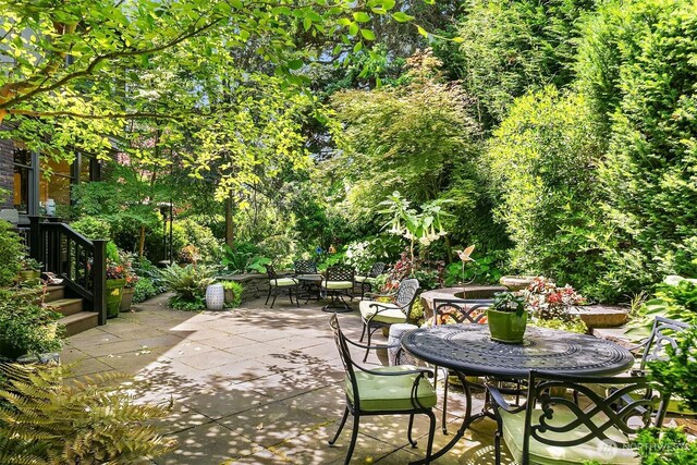 3804 S Mcclellan St, Seattle, WA 98144 - view of patio / terrace featuring outdoor dining space