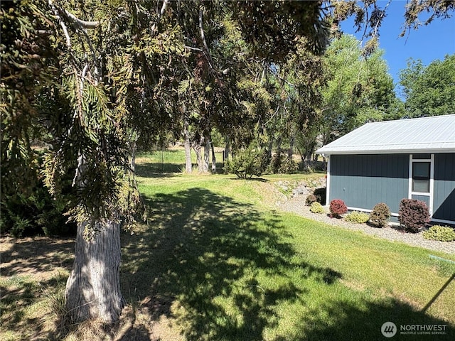 301 Main St, Riverside, WA 98849 - view of green lawn