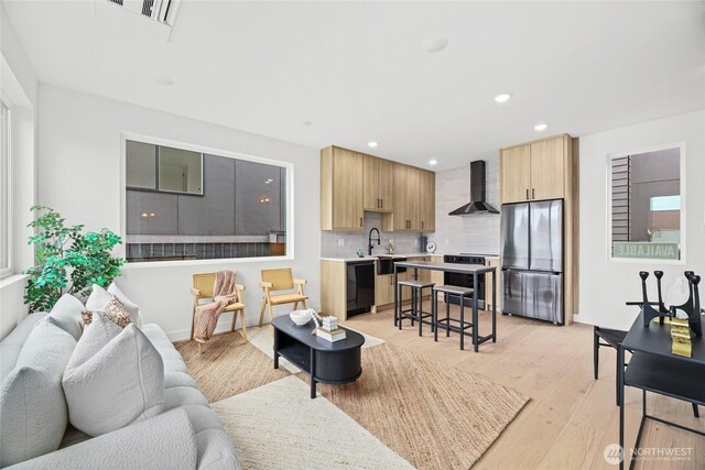 8105B 18th Ave SW, Seattle, WA 98106 - photo 3