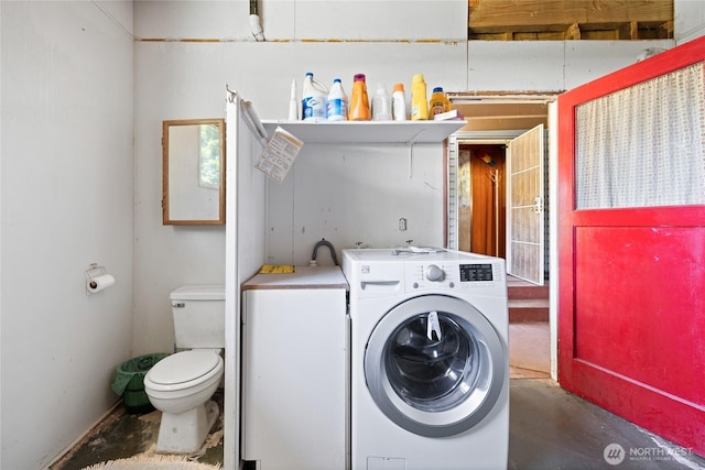 324 Mizzen Ave NW, Ocean Shores, WA 98569 - laundry room featuring washer / clothes dryer